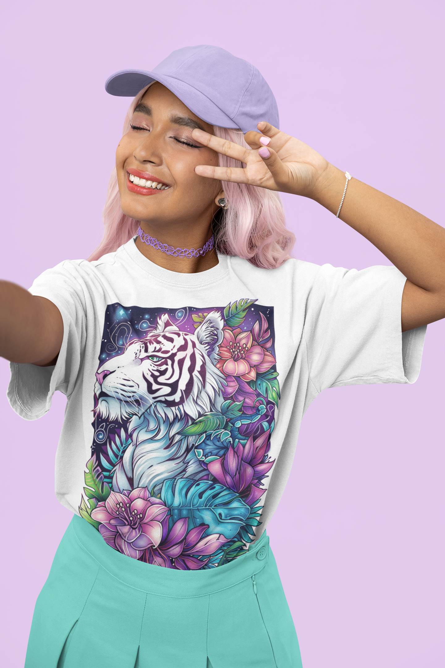 Camiseta con majestuoso tigre floral